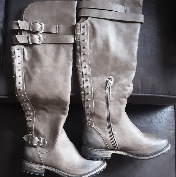 NWOB GRAY/TAUPE TALL RIDING BOOT 8 - Picture 2 of 10